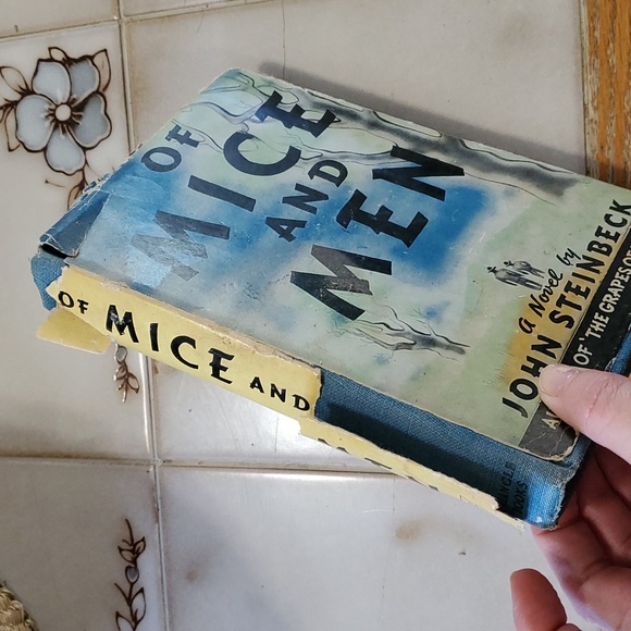Of Mice and Men john stienbeck 1941 printing triangle books hardcover - Picture 3 of 5